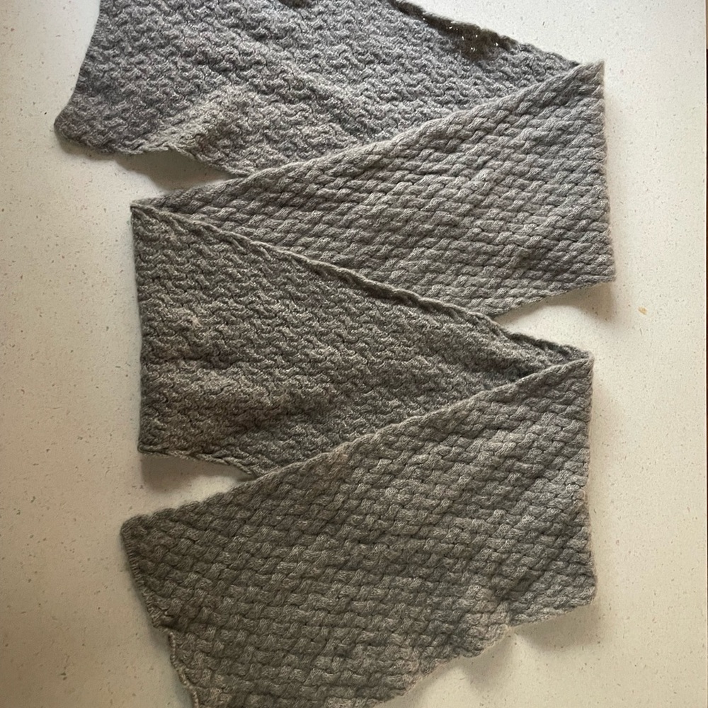 100%  Cashmere scarf